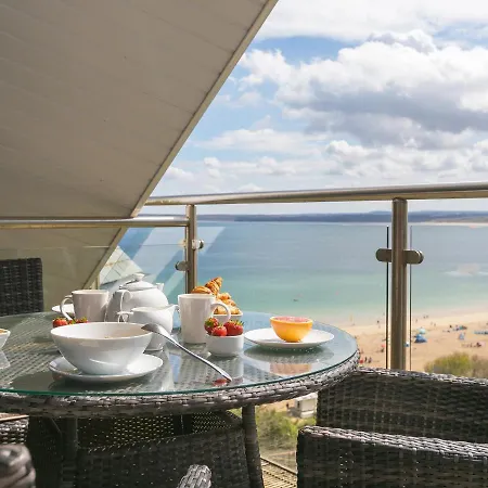 Porthminster Penthouse Apartment *
