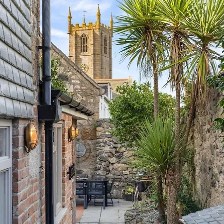 Tregurno * St Ives (Cornwall)