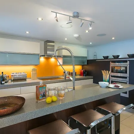 Ithaca Apartment *