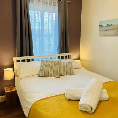 Cosy 2bd Chalet Holiday Village Chalet