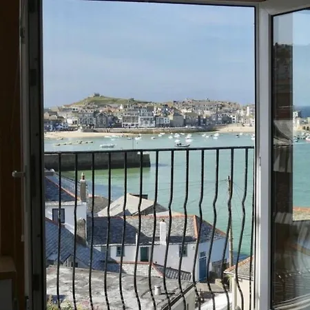 Harbour View House * St. Ives