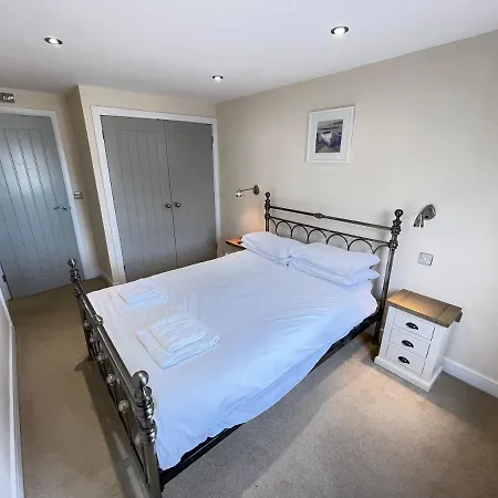 Holiday home Lews Lookout *