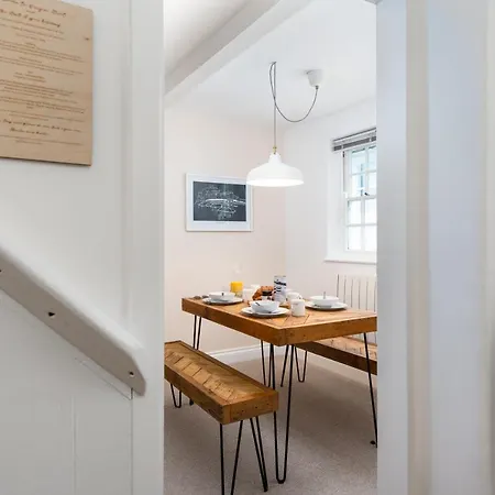 Stylish Two Bedroom - In Town Centre St Ives (Cornwall)