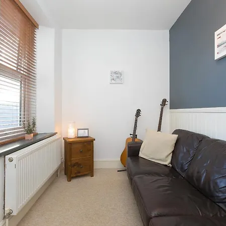 Holiday home Oystercatcher House *