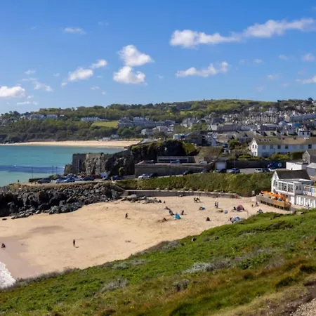 Vitamyn Sea, 4 Bedroom House, Sea Views Of St Ives, Close To Beaches And Town Holiday home *