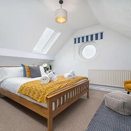 Number One - Stones Court * St Ives (Cornwall)