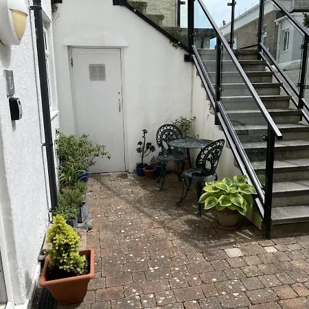 Penryn * St Ives (Cornwall)