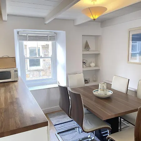 Porthia Holiday home