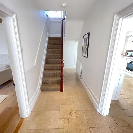 Porth House, With South Facing Courtyard Garden! St Ives (Cornwall)