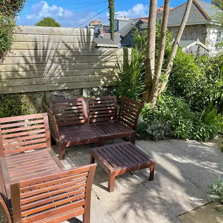 Holiday home Porth House, With South Facing Courtyard Garden! *