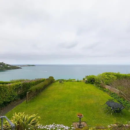 4 Pentowan Court *