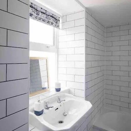 Spacious Flat Former Farmhouse, Parking Apartment *