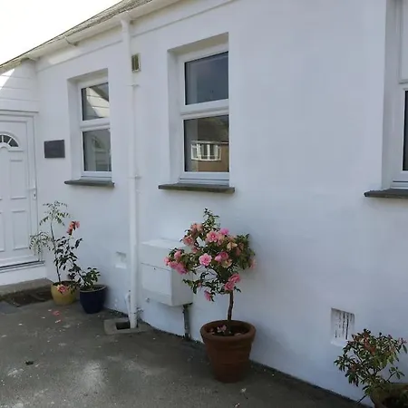 Spacious Flat Former Farmhouse, Parking * St Ives (Cornwall)