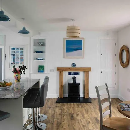 Spacious Flat Former Farmhouse, Parking