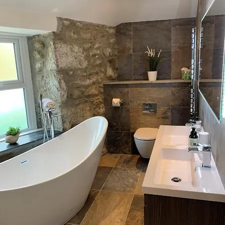 Modern With Stunning Views!