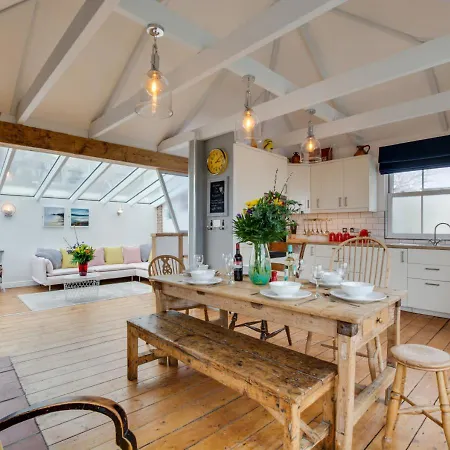 The Old Bakery Flat Holiday home *