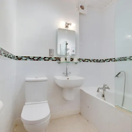 Holiday home Flat 2 4 Fernlea Terrace *