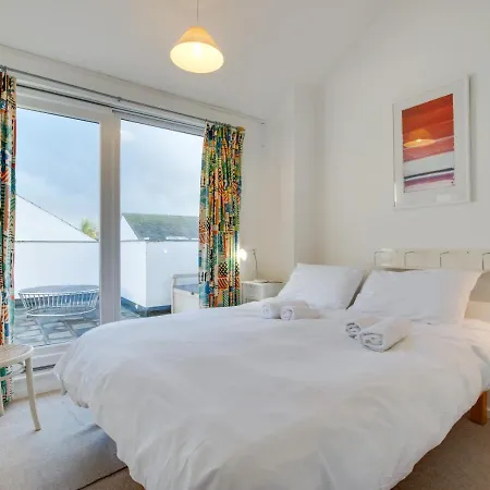 48 St Nicholas Court * St Ives (Cornwall)