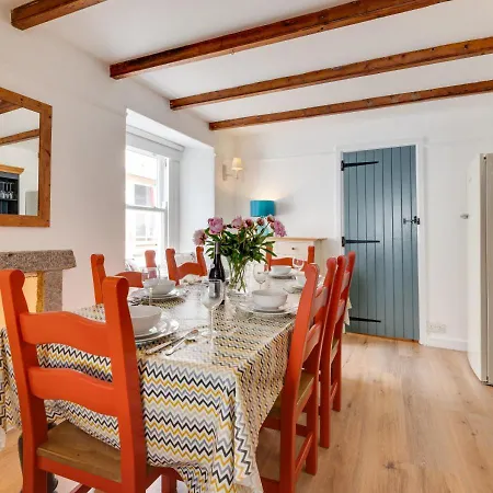 10 Porthmeor Square House Porthmeor Sq