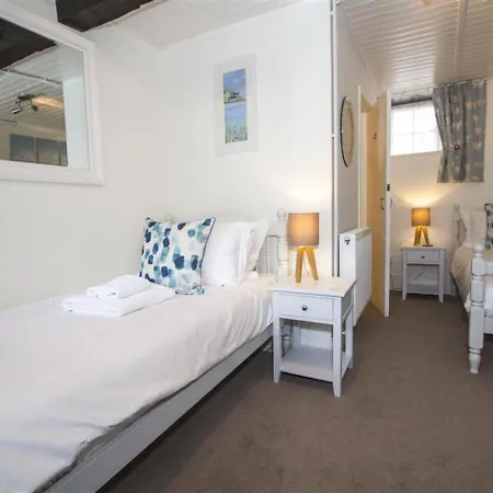 38 Pier View Holiday home *