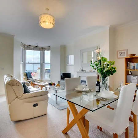 2 Ocean Breezes Holiday home