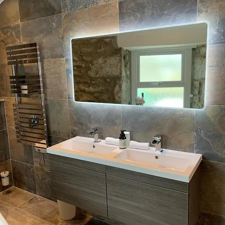 Modern With Stunning Views!