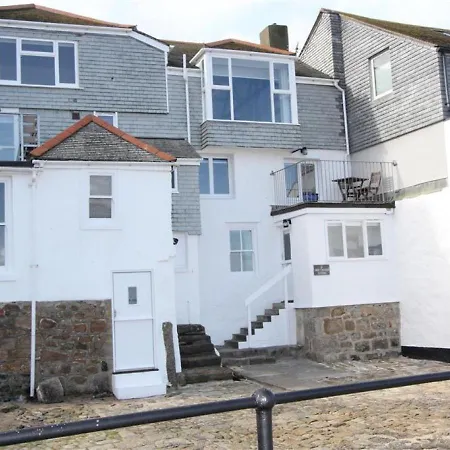 Driftwood Heights 7 St Andrews Street *