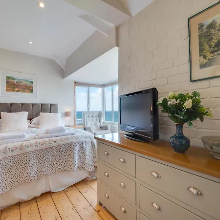Carthew House Carthew Way * St Ives (Cornwall)