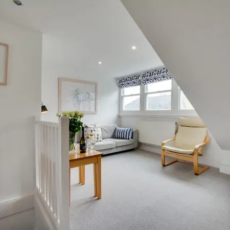 Sunnyside Street An Pol Holiday home *