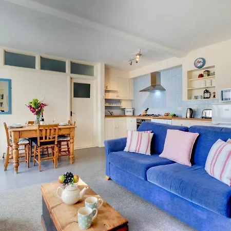 Watch House Lower Flat The Wharf