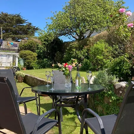 Apartment Spacious Flat Former Farmhouse, Parking *