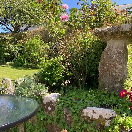 Apartment Spacious Flat Former Farmhouse, Parking St Ives (Cornwall)