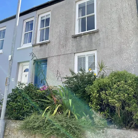 37 Trenwith Place, Charming Family & Garden! Holiday home *