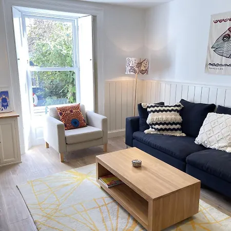 Porth House, With South Facing Courtyard Garden! Holiday home St Ives (Cornwall)