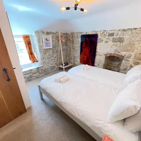 Holiday home Sixpence Cottage, A Few Steps From The Harbour! *