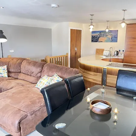 Holiday home Lews Lookout *