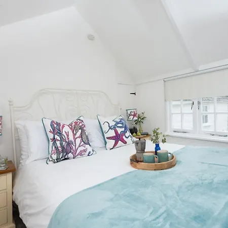 Shell Cottage, Holiday home *