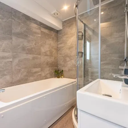 Bassetts Cove, Holiday home