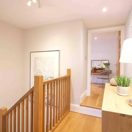 Luxurious Apartment, 180° Views & Parking Apartment