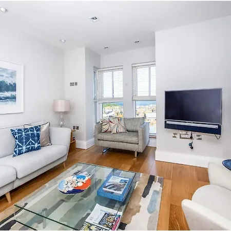 Apartment Luxurious Apartment, 180° Views & Parking