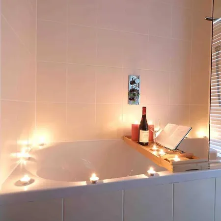 Luxurious Apartment, 180° Views & Parking Apartment *