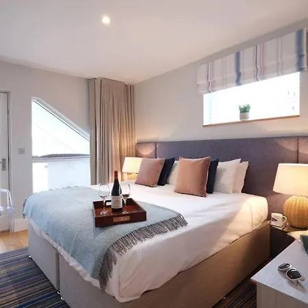 Apartment Luxurious Apartment, 180° Views & Parking