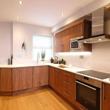 Luxurious Apartment, 180° Views & Parking *