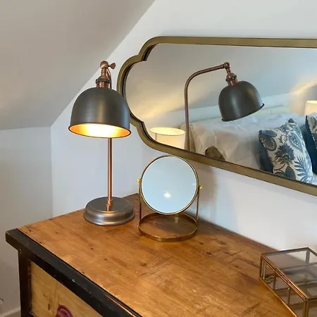 Apartment Smugglers Hideaway: Charming Fisherman's With Harbour View