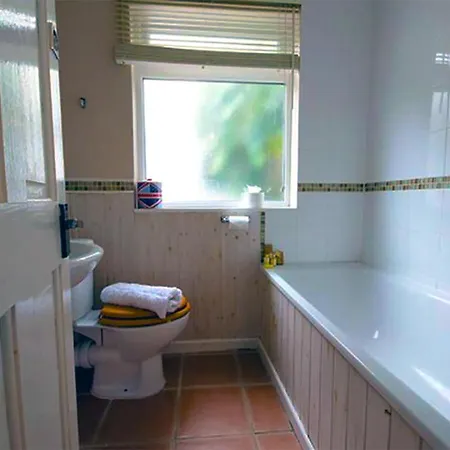 Fisherman Cottage, Sleeps 5, Pet Friendly Holiday home *