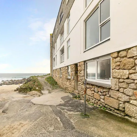 1 St Nicholas Court