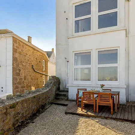 1 Seabirds House Apartment