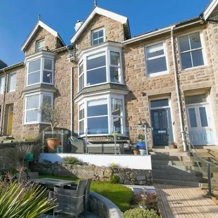 Sea Salt Sea Views Parking Apartment