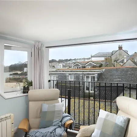 Kailani, Copper Kettle St Ives (Cornwall)