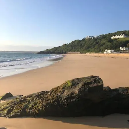 Sea Breeze - 3 Bed House, Parking For 2 Cars